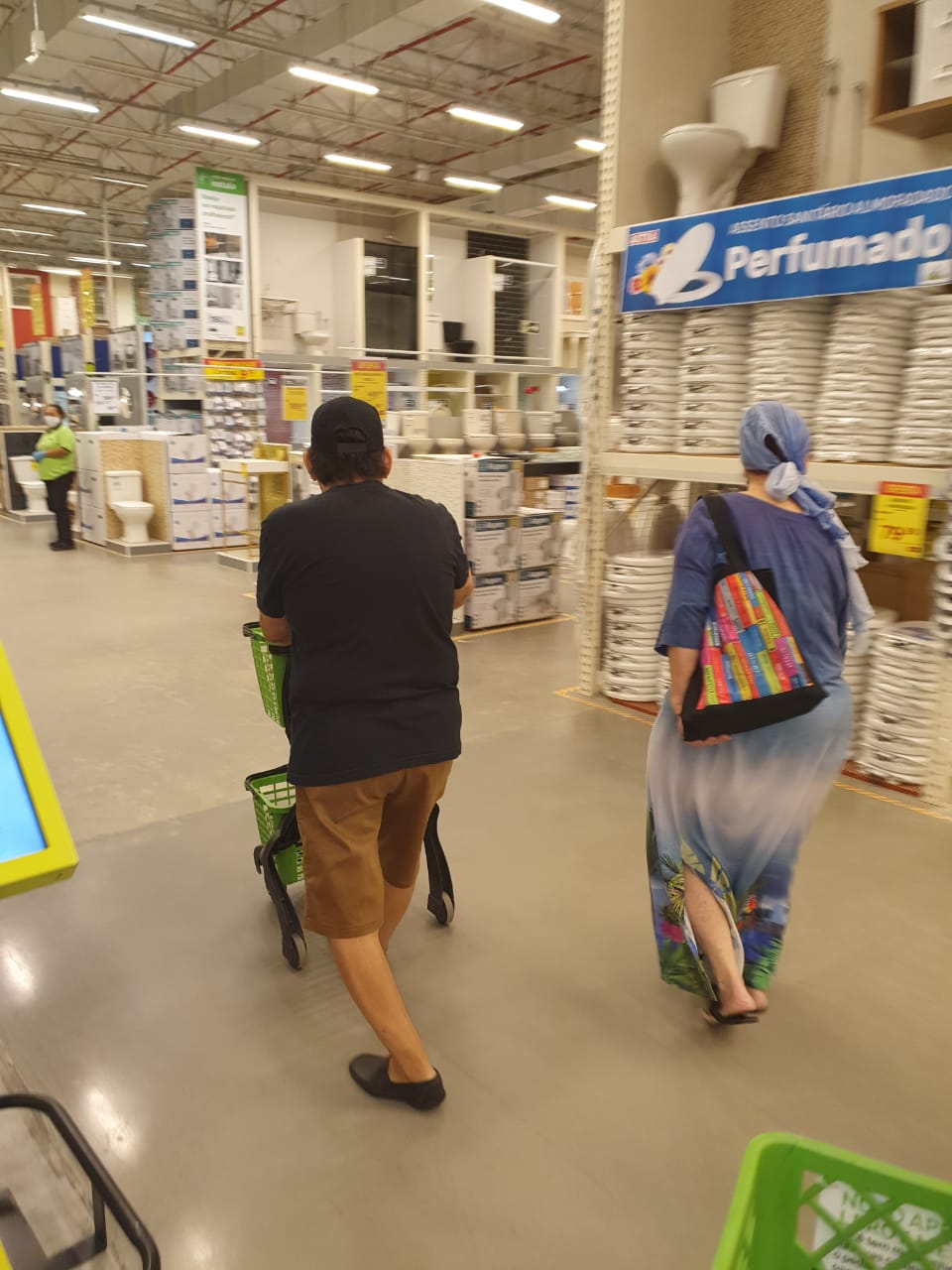 QUARENTENA – Advogado denuncia descaso e falta de proteção contra a Covid-19 na Leroy Merlin
