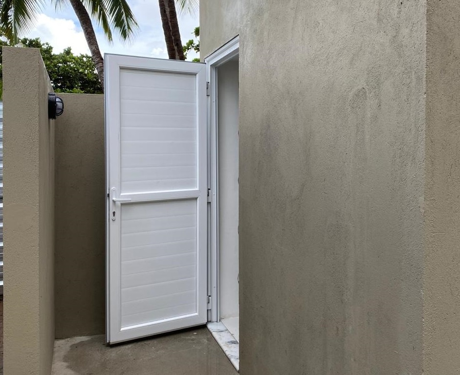 FINALMENTE: prefeitura dá início às obras para construção dos banheiros da orla