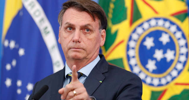 GUERRA À VISTA - Celso de Mello manda oficial de Justiça comunicar Bolsonaro de ação sobre impeachment no Supremo