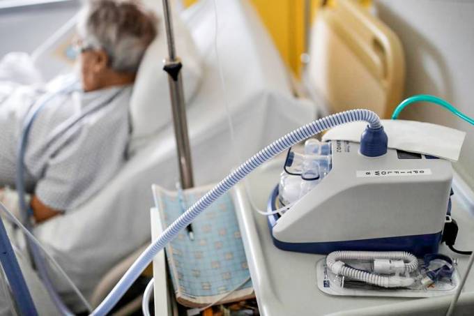 CADÊ O EQUIPAMENTO? -  MPs querem saber quando chegam os respiradores anunciados pelo governo federal