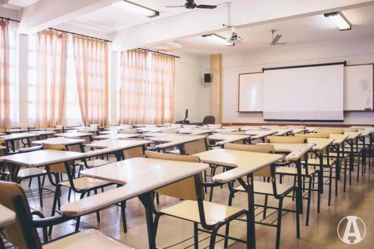 ESTÁ DECIDIDO! Justiça determina redução de 30% em mensalidade de escolas