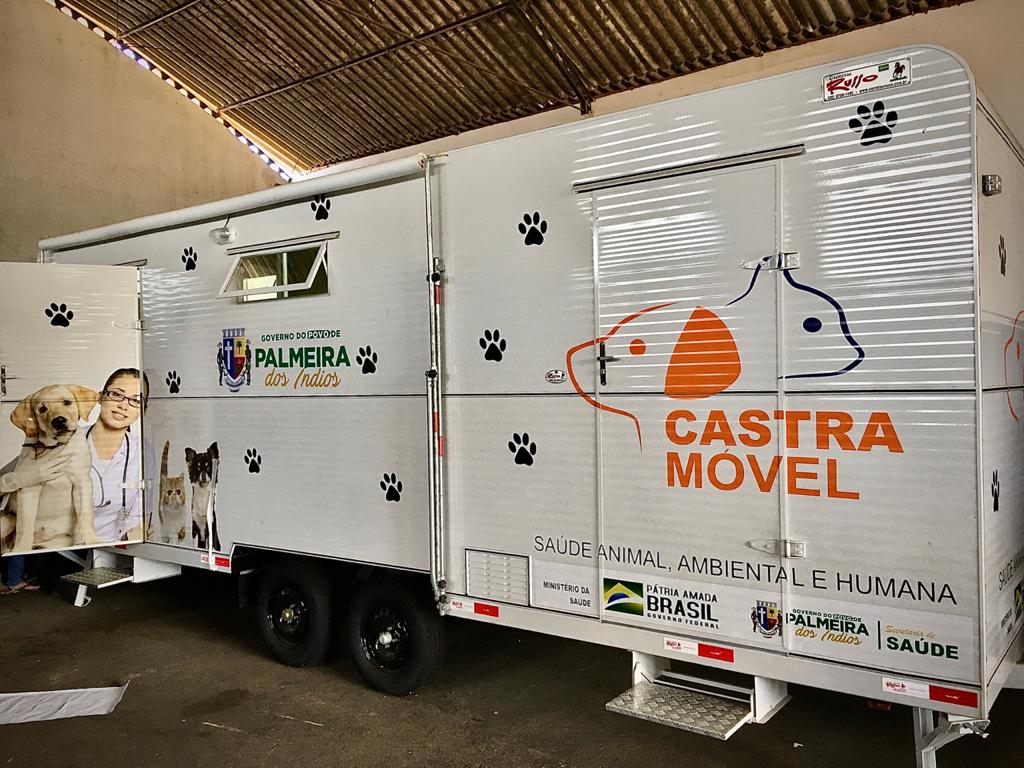 SAÚDE ANIMAL E HUMANA – Prefeitura e SMS entregam castramóvel em Palmeira dos Índios