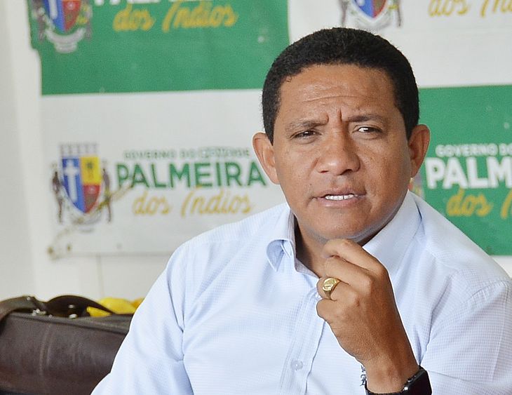 ASSÉDIO FAKE - Ex-servidora diz que não foi assediada por Júlio Cezar: "gravei um áudio infeliz"