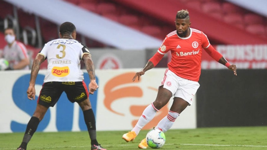Inter aceita pagar multa milionária para escalar Rodinei contra o Flamengo