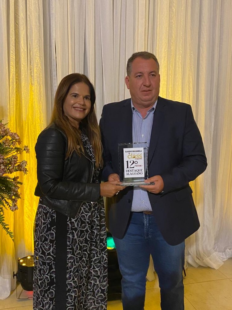 Prefeito de Porto de Pedras comemora homenagem conquistada da Revista Class Magazine