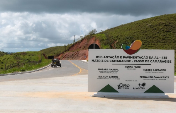 Renan Filho inaugura rodovia que interliga municípios da região Norte