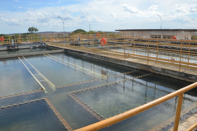 Água que beneficia 400 mil alagoanos percorre mais de 100 km entre etapas de captação e tratamento