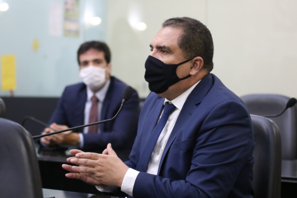 Deputado Loiola apresenta projeto contra a fura-fila da vacinação em Alagoas