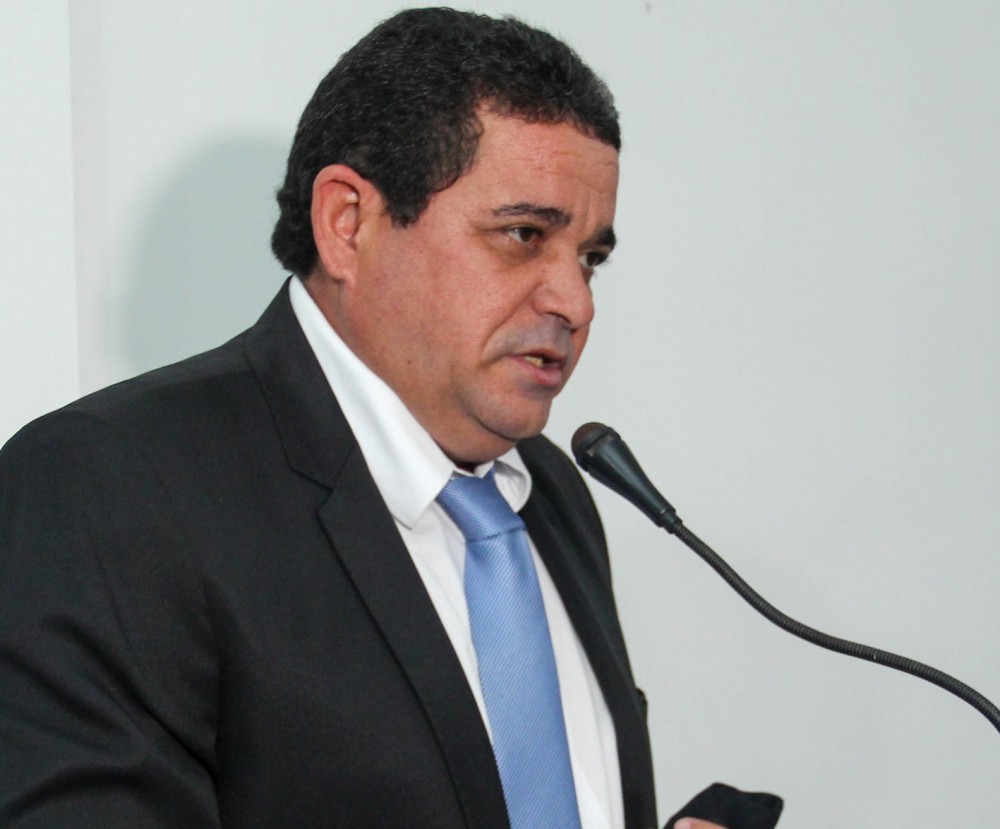 Márcio Lima baixa decreto  com um  pacote de medidas, a fim  de conter avanço da Covid-19   