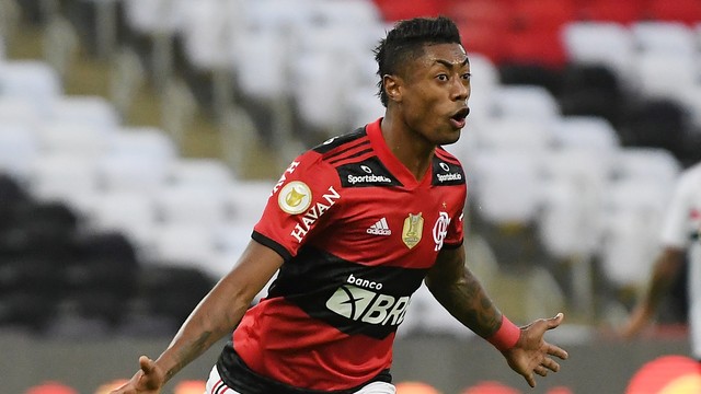 Flamengo aplica goleada histórica diante do São Paulo no Maracanã