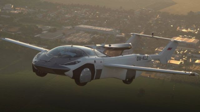 Carro voador completa teste com voo entre dois aeroportos