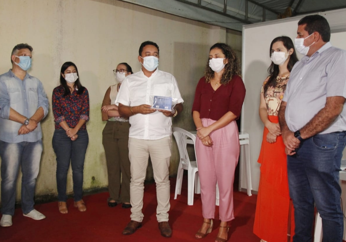 Santa Luzia do Norte recebe homenagem por se destacar na vacinação contra a Covid-19 em AL