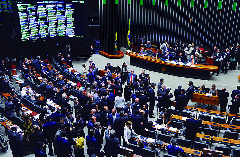 Câmara aprova isenção de IR para pessoas com sequelas de Covid-19