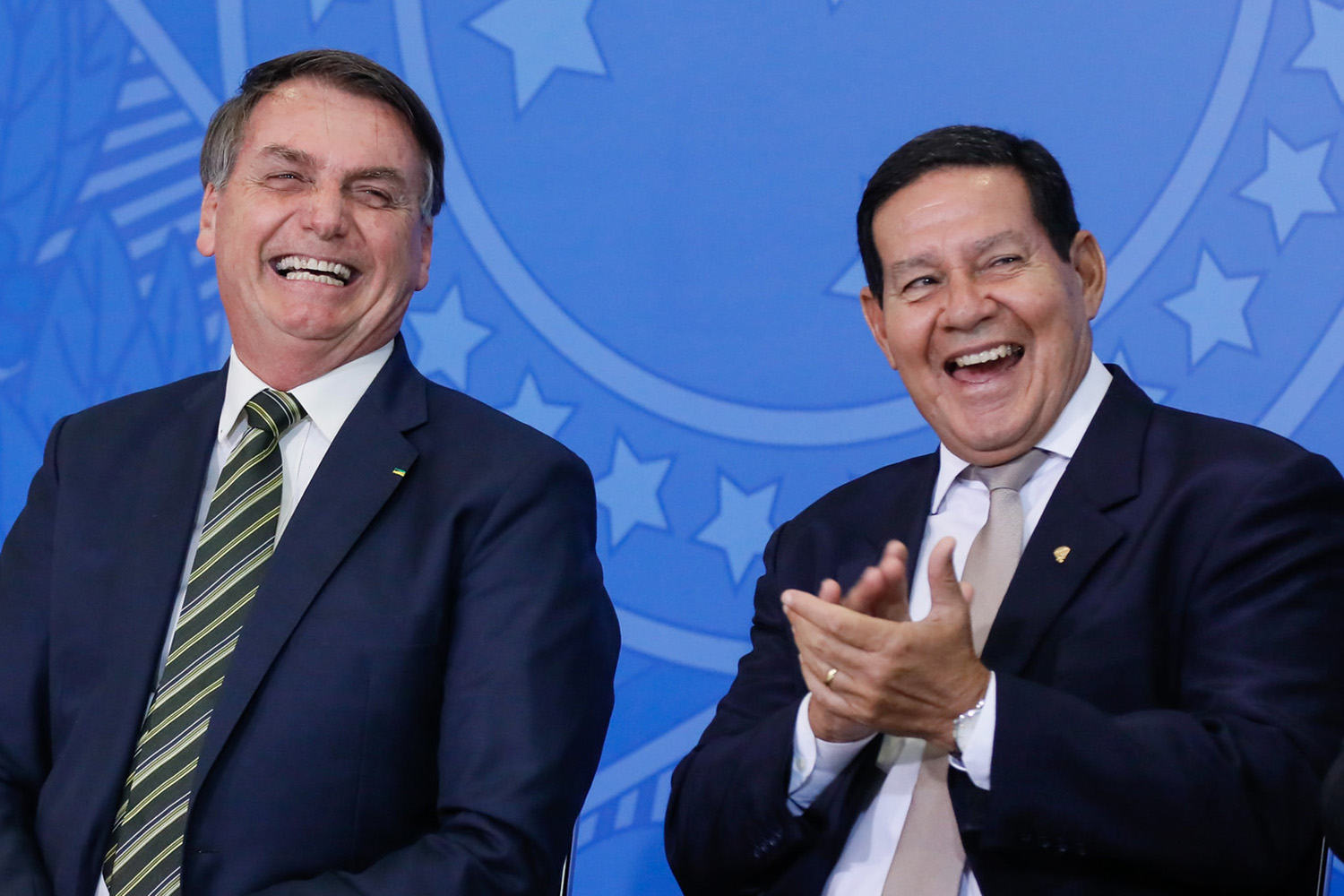 Por unanimidade, TSE rejeita cassação da chapa de Bolsonaro