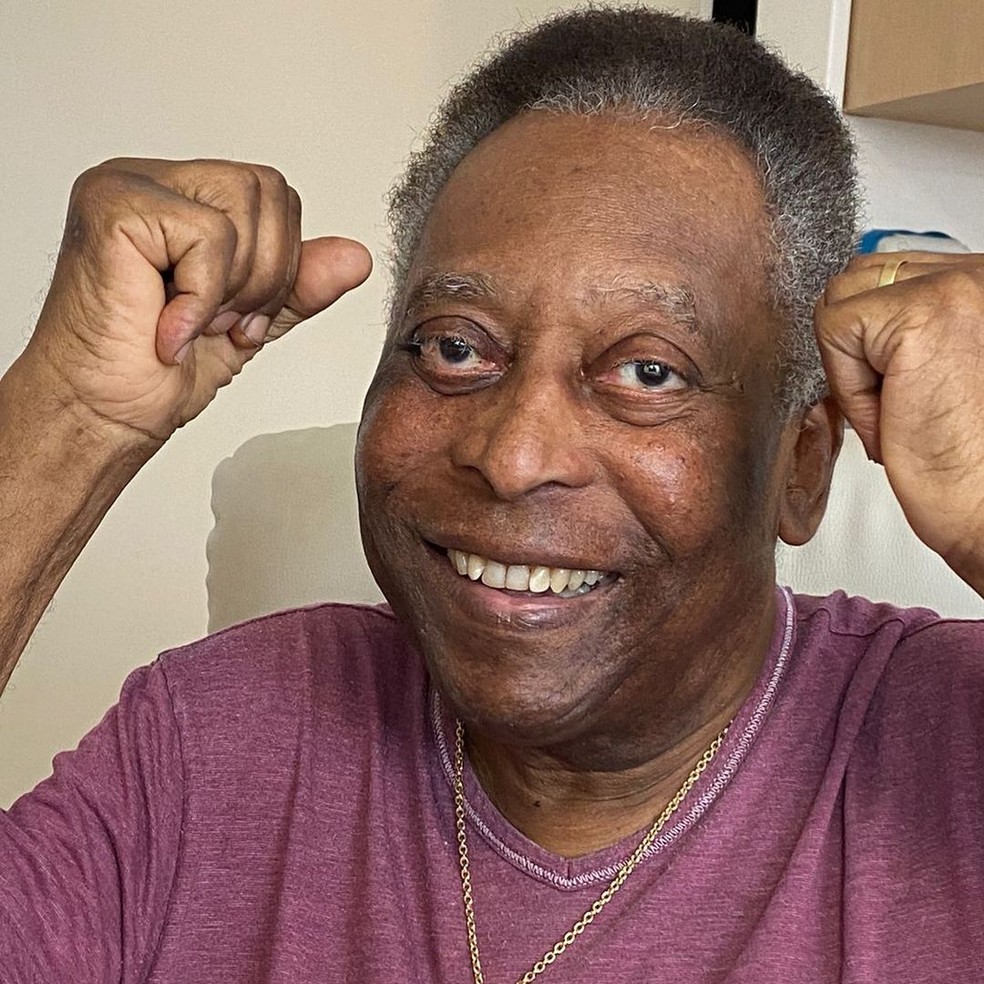 Pelé comemora seus 81 anos depois de um longo internamento hospitalar