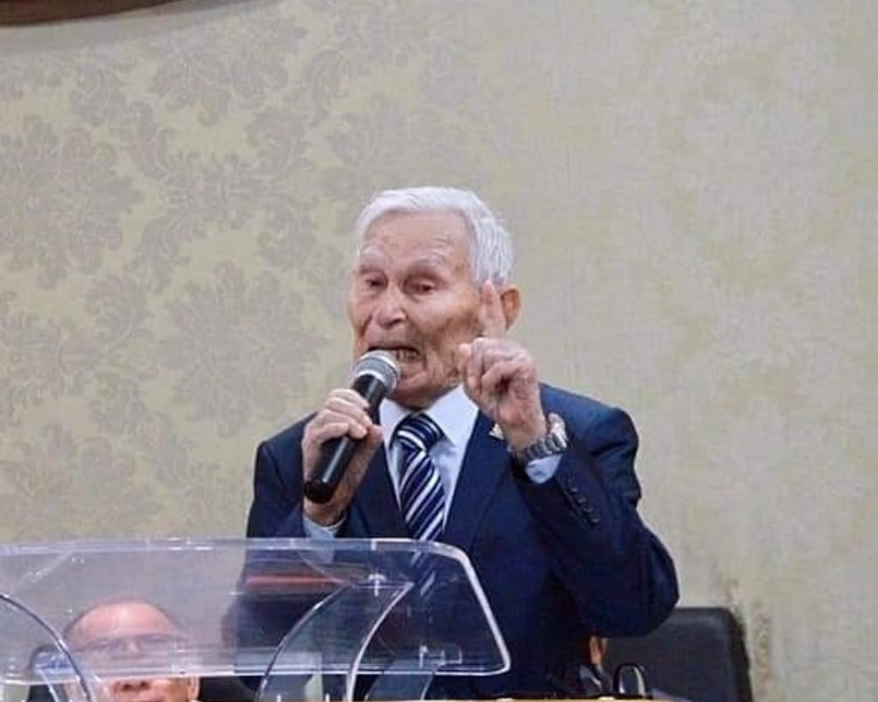 Famoso forrozeiro Sandro Becker anuncia aniversário de seu pai, que entra para seus 105 anos ainda lúcido