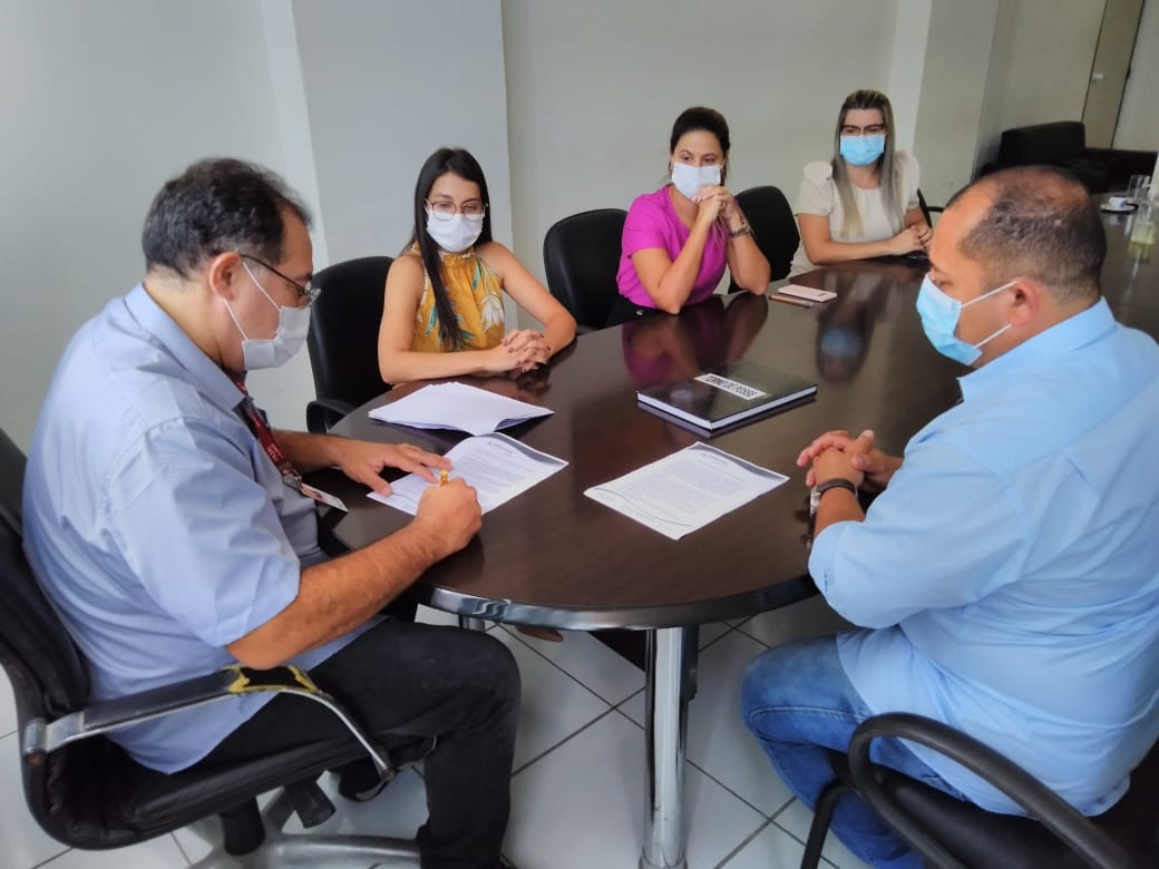 Ipaseal firma convênio com grupo de cerca 500 profissionais da saúde, para servidores públicos do Estado