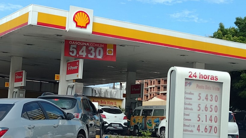Bolsonaro diz que Petrobras começa a reduzir preços nesta semana
