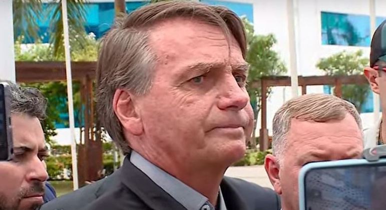 Até 31 de março, 11 ministros deixam o governo, diz Bolsonaro