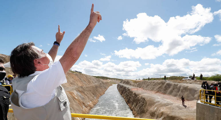 Bolsonaro  vem ao Nordeste visitar obras do Rio São Francisco em três estados