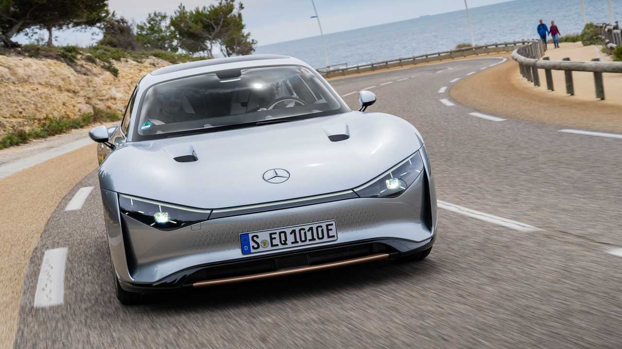 Mercedes lança carro elétrico que chega rodar mil km com uma carga de bateria