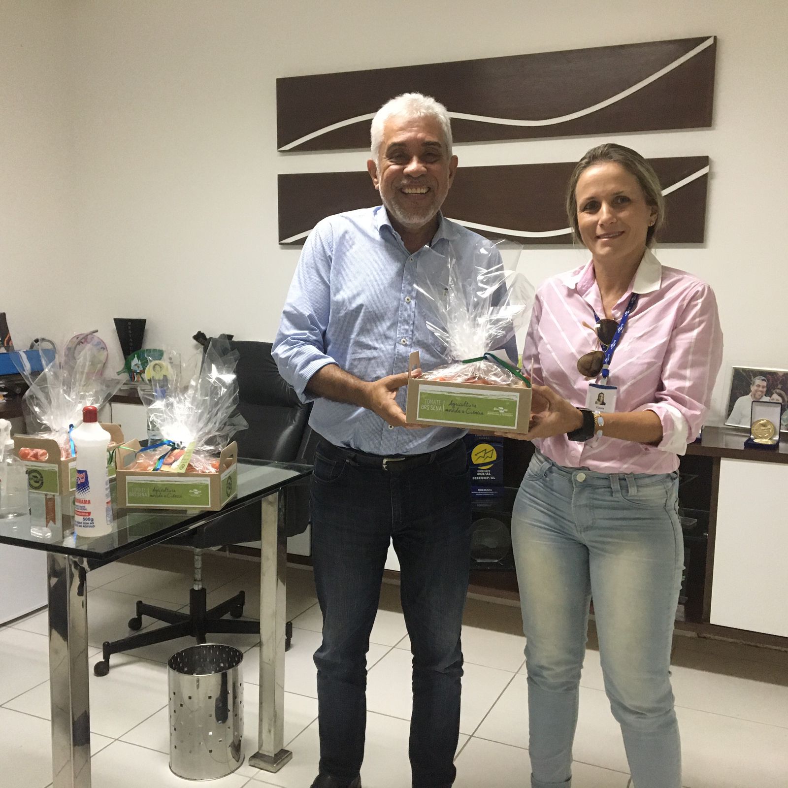 Presidente da Pindorama se reúne com especialista da Embrapa para implementação da cultura de híbrido de tomate