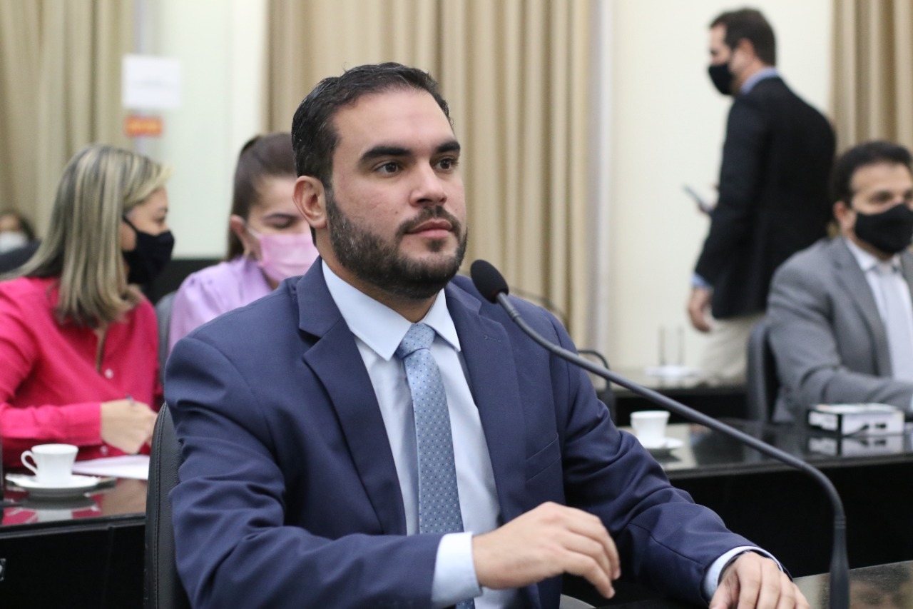 Deputado Davi Maia destaca aprovação da PEC da Enfermagem