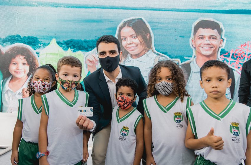 Prefeito JHC anuncia pagamento do Bolsa Escola Municipal durante recesso escolar