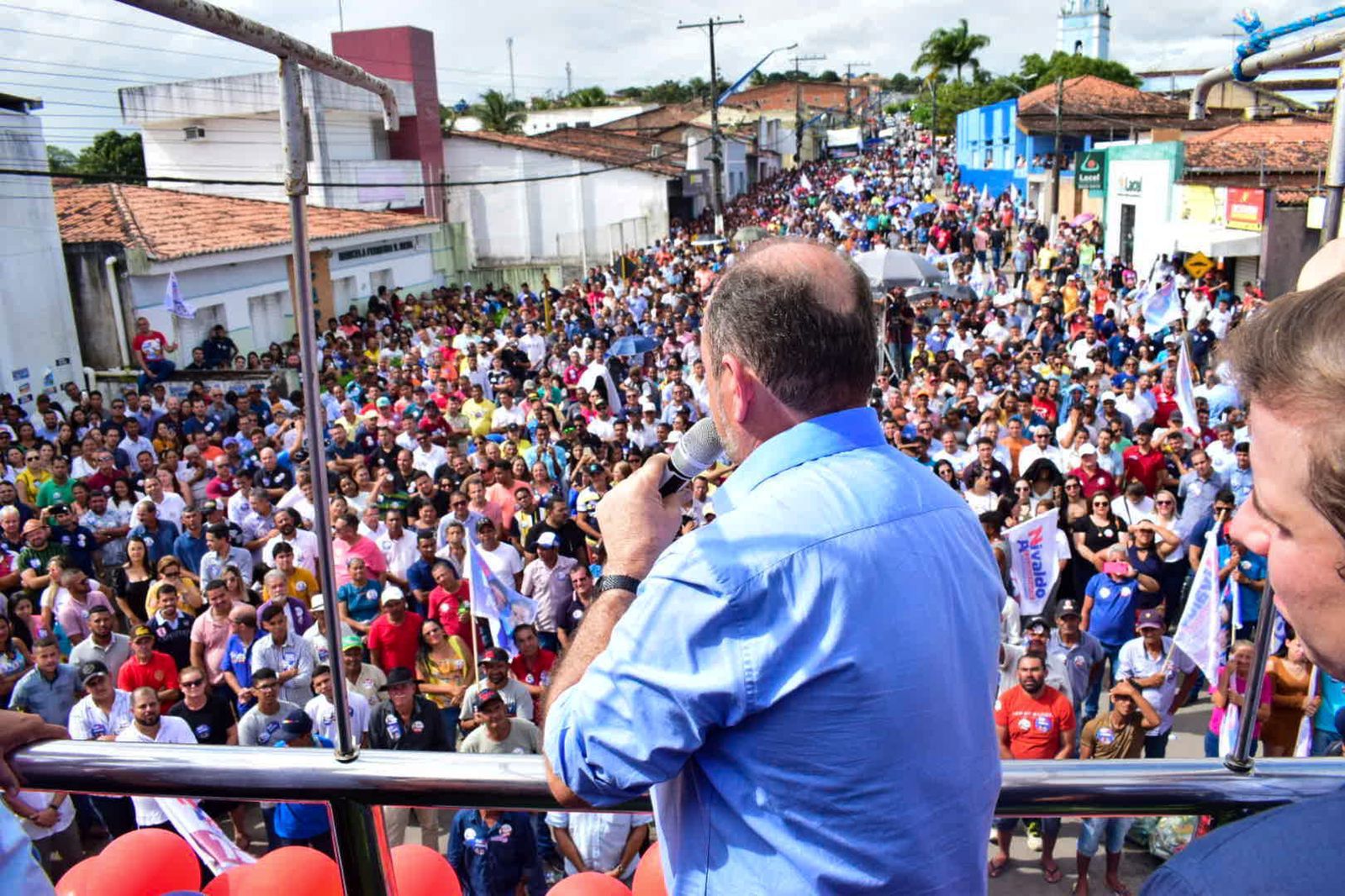 Antônio Albuquerque promove megafesta política em sua terra natal para anunciar seu time de campanha