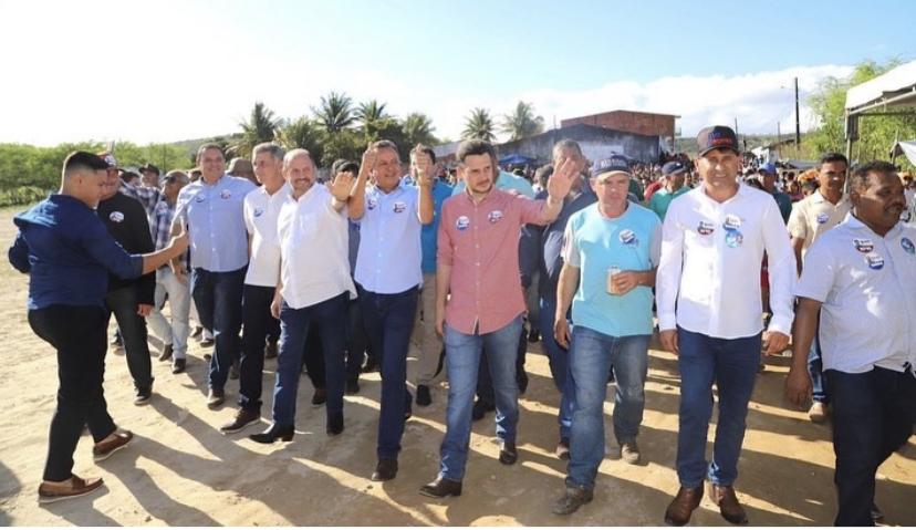 Mata Grande recebe deputados Antônio Albuquerque e Nivaldo para momento festivo do feriado da Independência