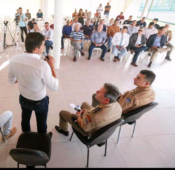 Num encontro com militares Rui Palmeira detalha propostas para segurança pública de AL