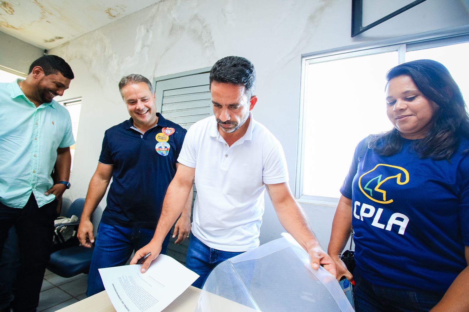 Paulo assina compromisso para manter Programa do Leite em Alagoas