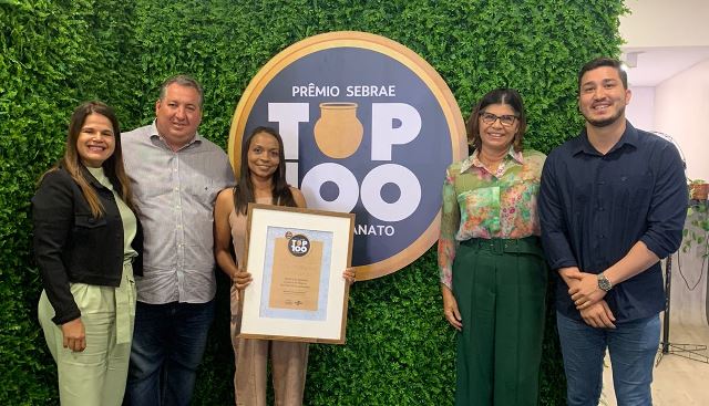 Porto de Pedras prestigia cerimônia em que sua artesã ficou entre as 100 melhores do Brasil