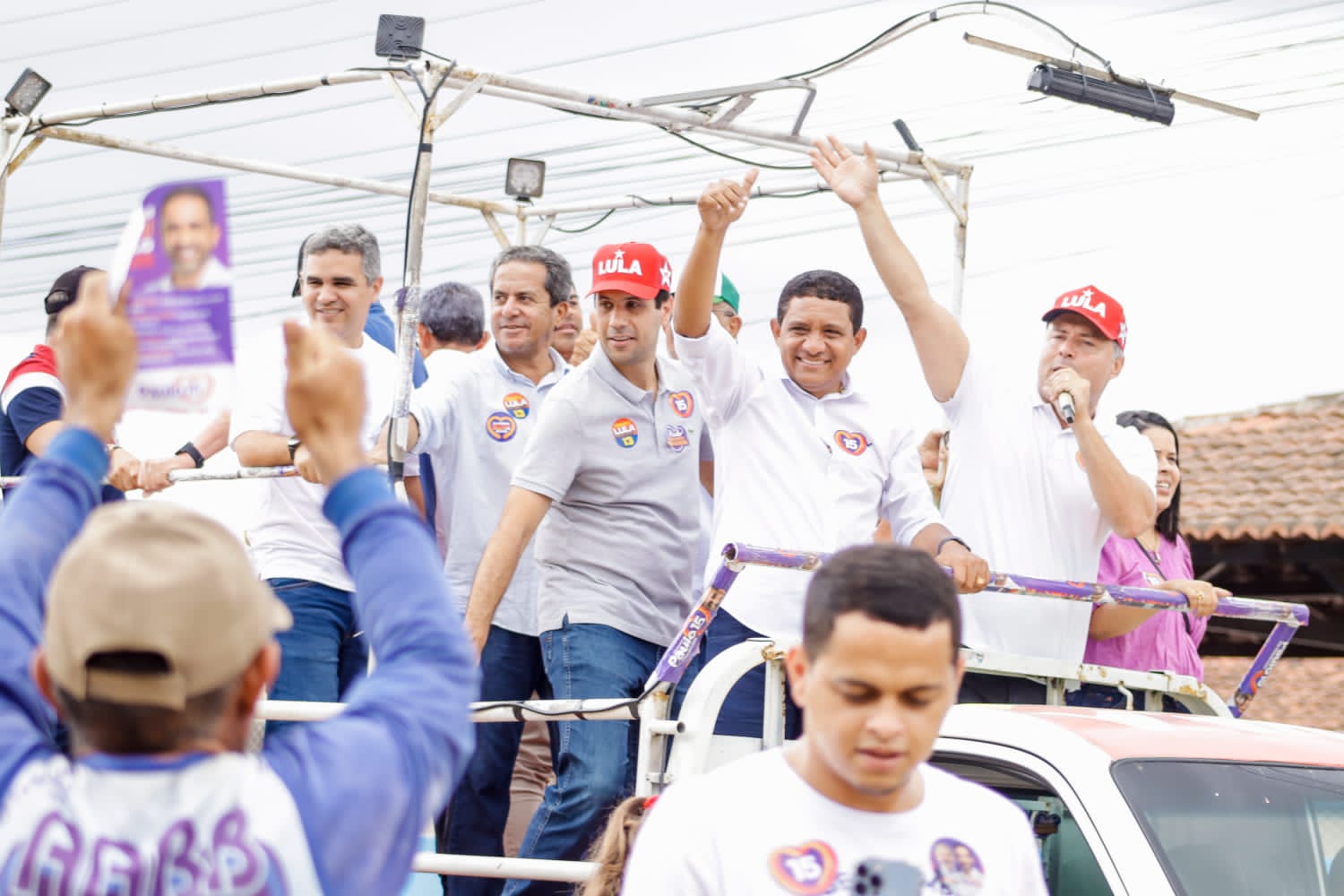 Em Palmeira, JC  mobiliza manifesto com Renan Filho na busca de voto para Paulo