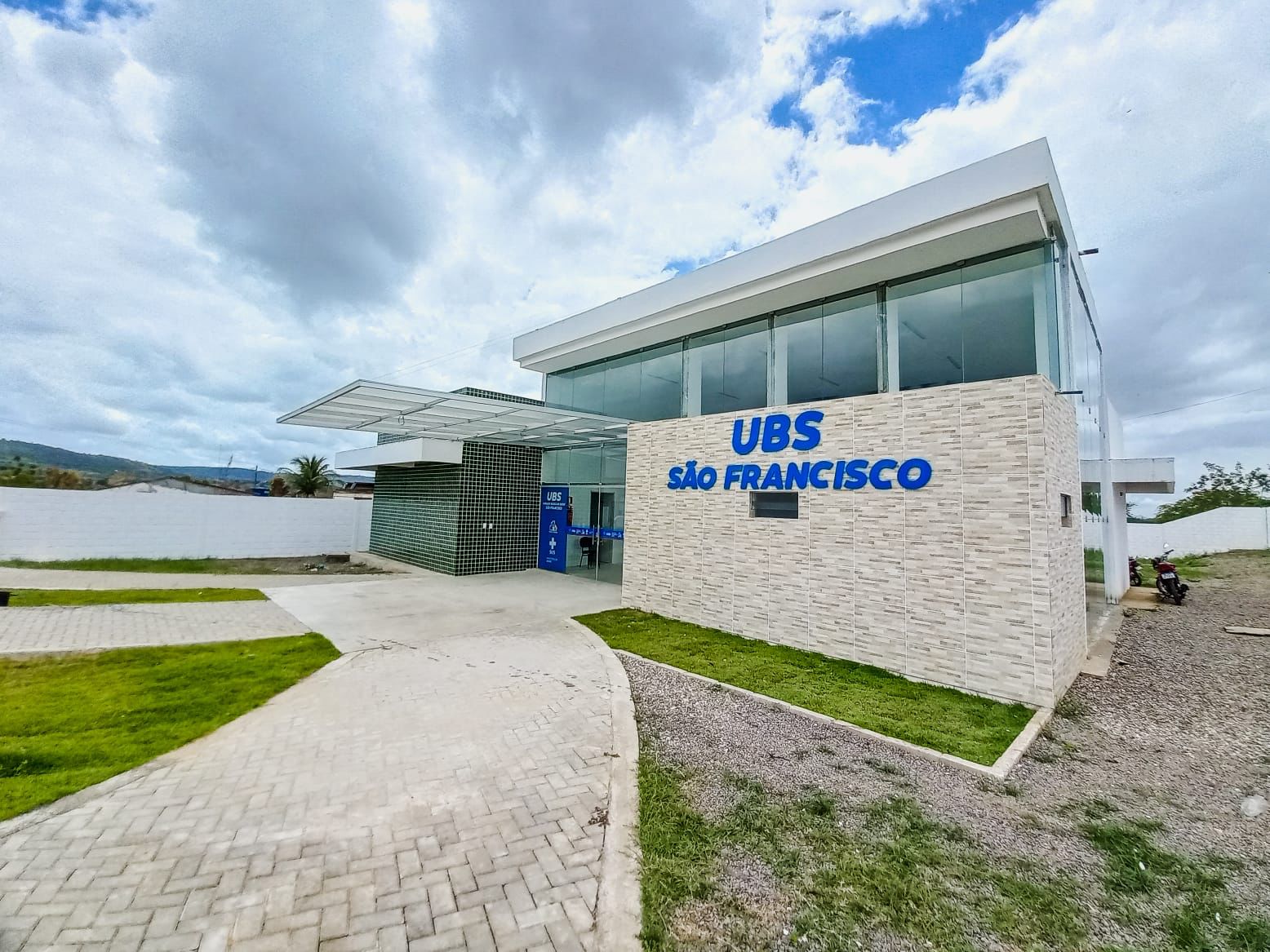 Em Palmeira, Júlio Cezar inaugura obras na Saúde  e anuncia UTI Móvel do Samu