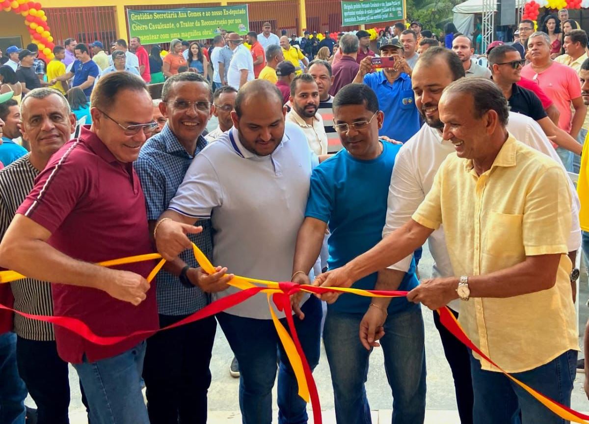 Em Matriz  prefeito entrega duas importantes obras que estavam há oito anos abandonadas por gestores passado