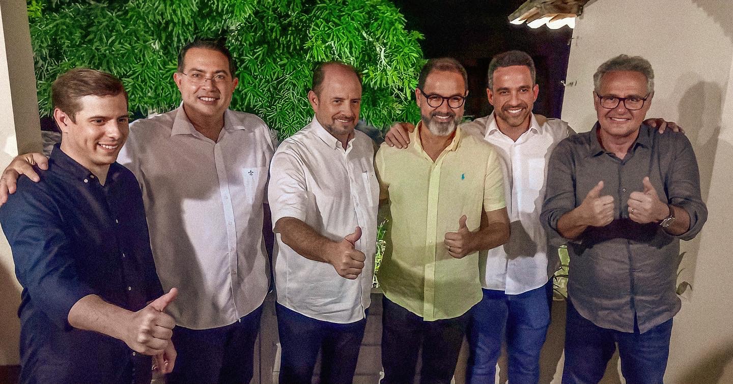 Albuquerque convida Adeilson Bezerra, Paulo Dantas e Renan Calheiros para festa religiosa em Limoeiro