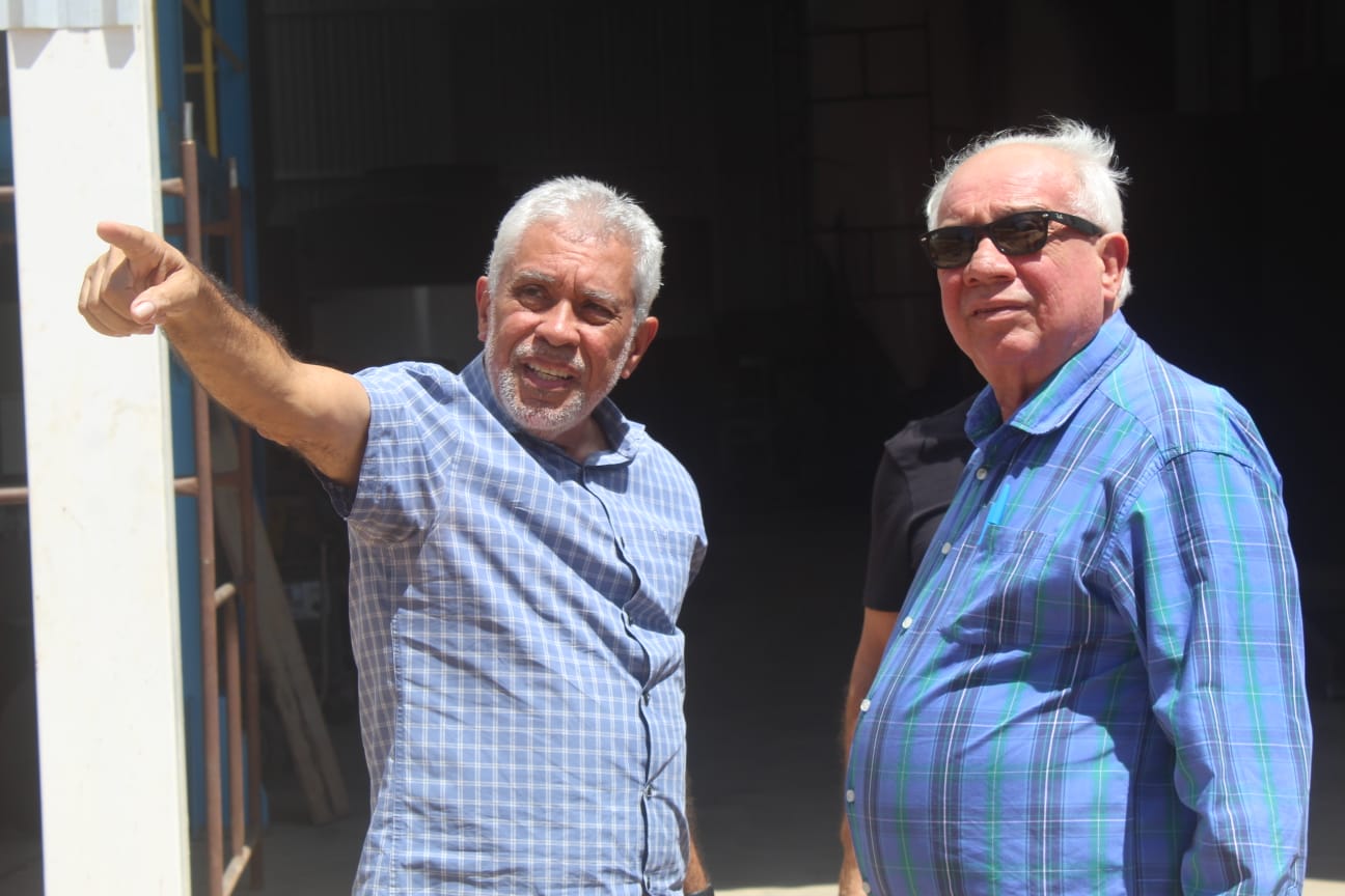 Prefeito de Maragogi elogia organização da Pindorama durante visita a Cooperativa
