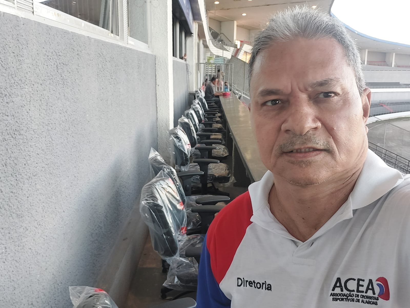 Cronistas agora terão poltrona de qualidade para trabalhar no Rei Pelé, comemora presidente da ACEA