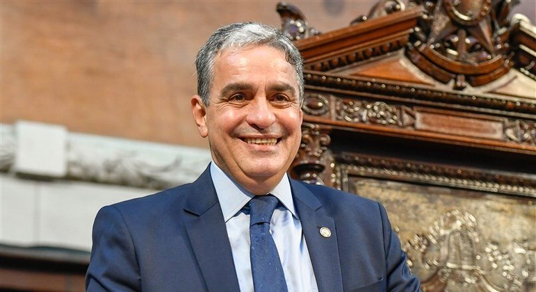 Lula escolhe envolvido em "rachadinha" para chefiar Secretaria de Assuntos Federativos