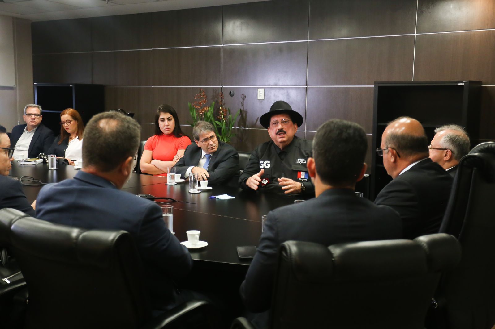 Deputada  e prefeito indicam criação de comitê gestor para resolver problema da BRK em Rio Largo