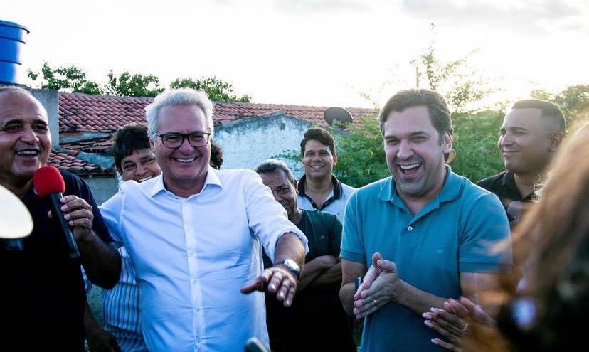 Prefeito sertanejo recebe Renan Calheiros e Isnaldo Bulhões para mostrar obras de seu governo