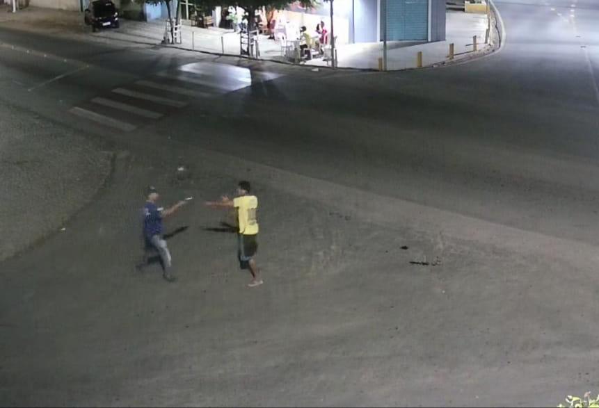 Palmeira: câmera flagra momento exato de um assassinato na madrugada deste domingo