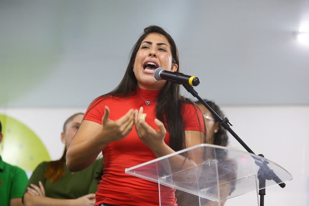 Gabi Gonçalves cobra governador reabertura de Maternidade durante  inauguração em Rio Largo