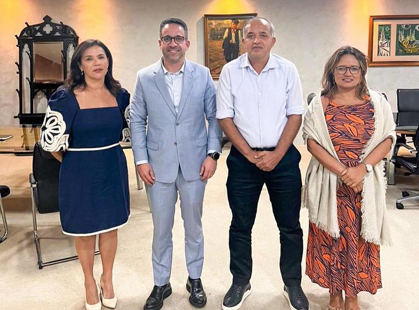 Prefeito de Tapera recebe promessas do Governo de AL para obras de: rodovia, ruas e creche