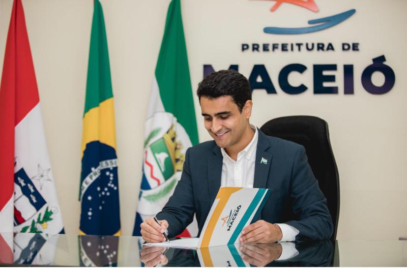 Serviços do auxílio-saúde para servidores de Maceió serão ampliados, diz JHC