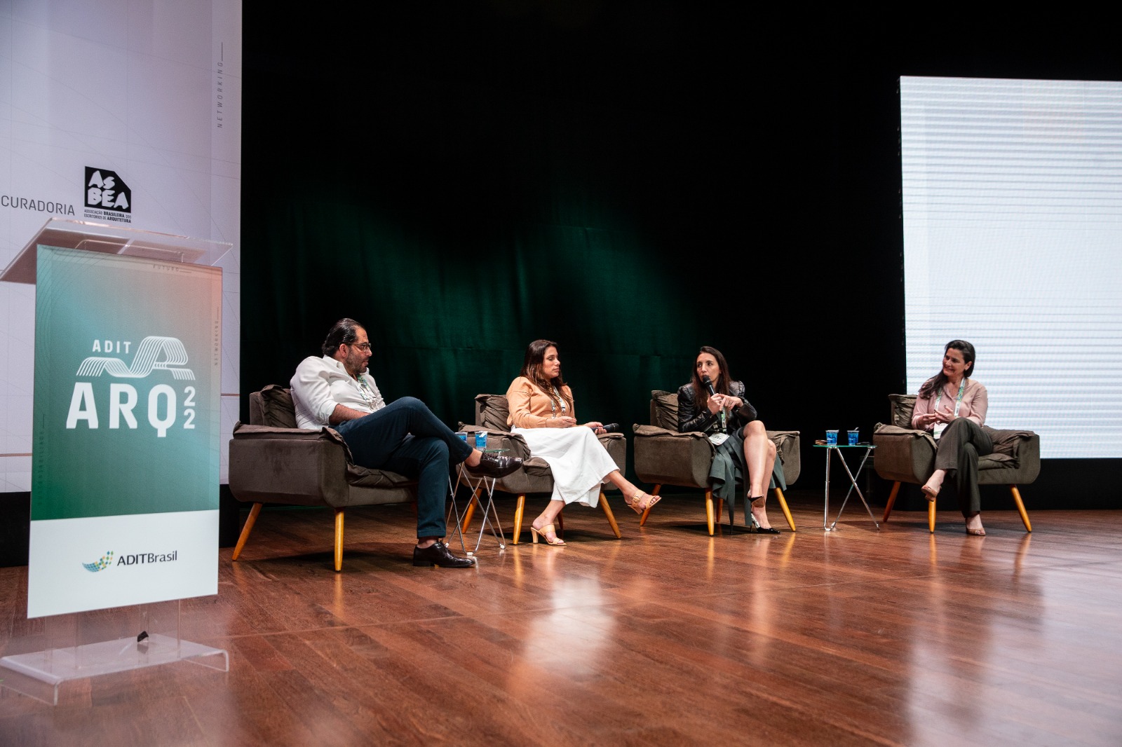 Construtoras e arquitetos debatem em SP os rumos do mercado e internacionalização das empresas