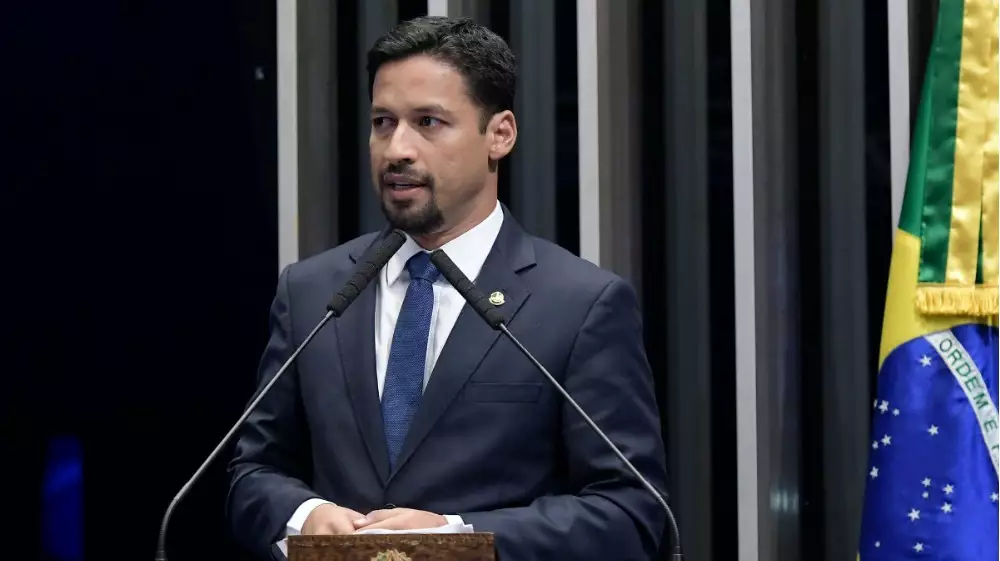 Senador de AL relata PL que reduz impostos de empresas que contratem funcionários acima de 60 anos