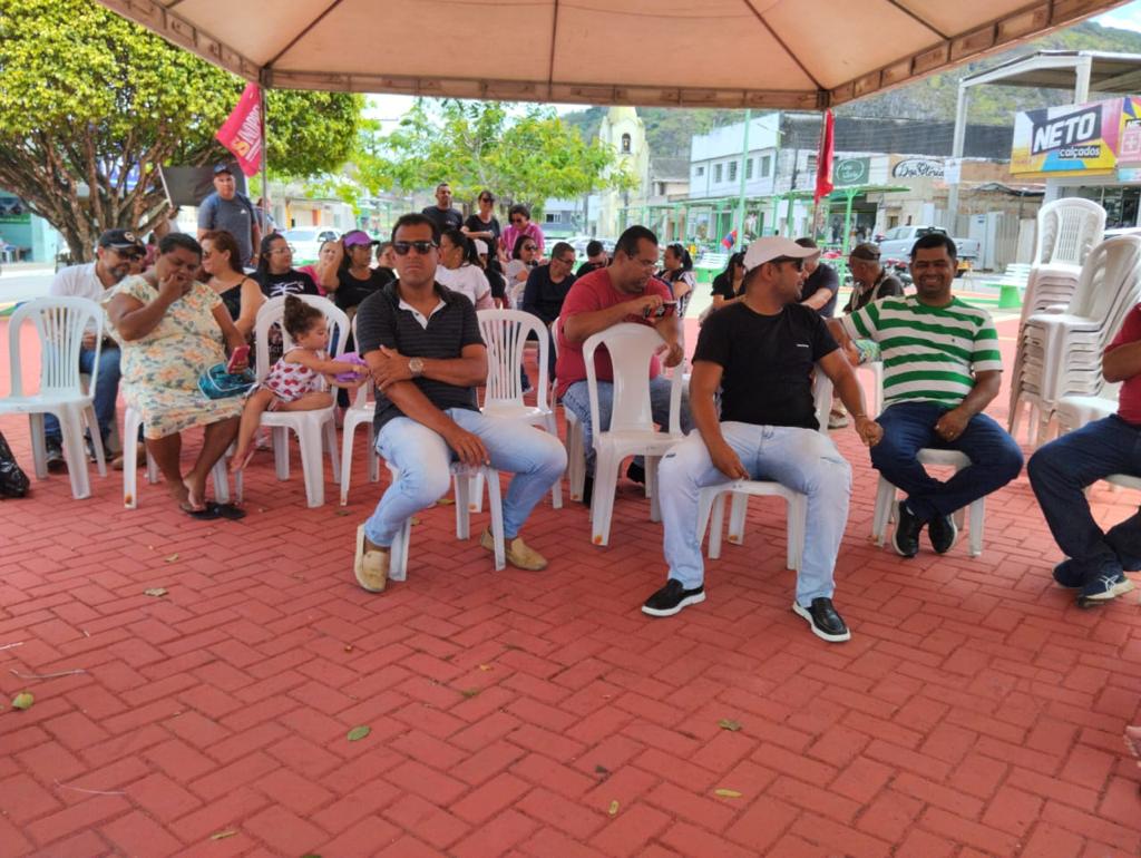Em Boca da Mata/AL servidores comemoram seu dia protestando contra administração de  Bruno Feijó