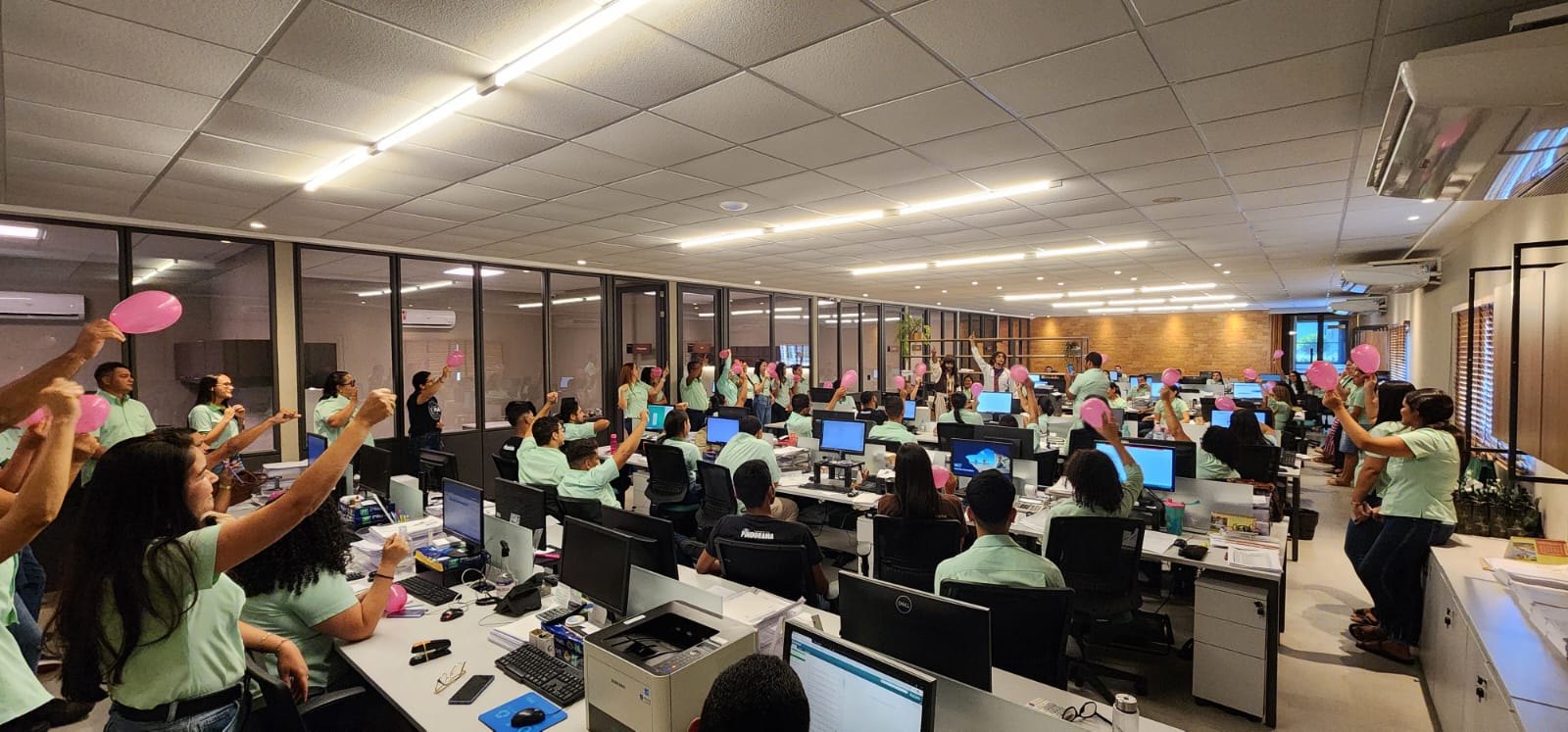 OUTUBRO ROSA: Pindorama promove palestra entre mulheres da Cooperativa; teve apresentação teatral e até sorteio de brindes